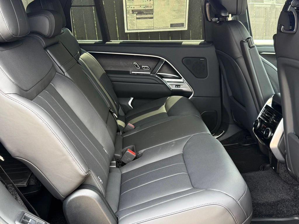 New 2026 Land Rover Range Rover Long Wheelbase SE AWD/4WD image 33
