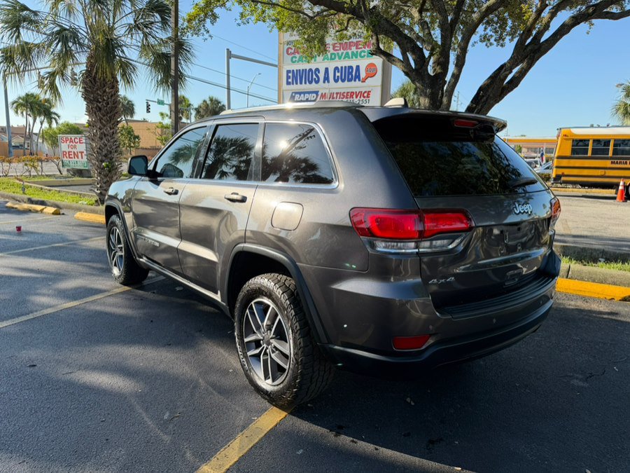 Used 2020 Jeep Grand Cherokee Laredo w/ Security & Convenience Group AWD/4WD image 4