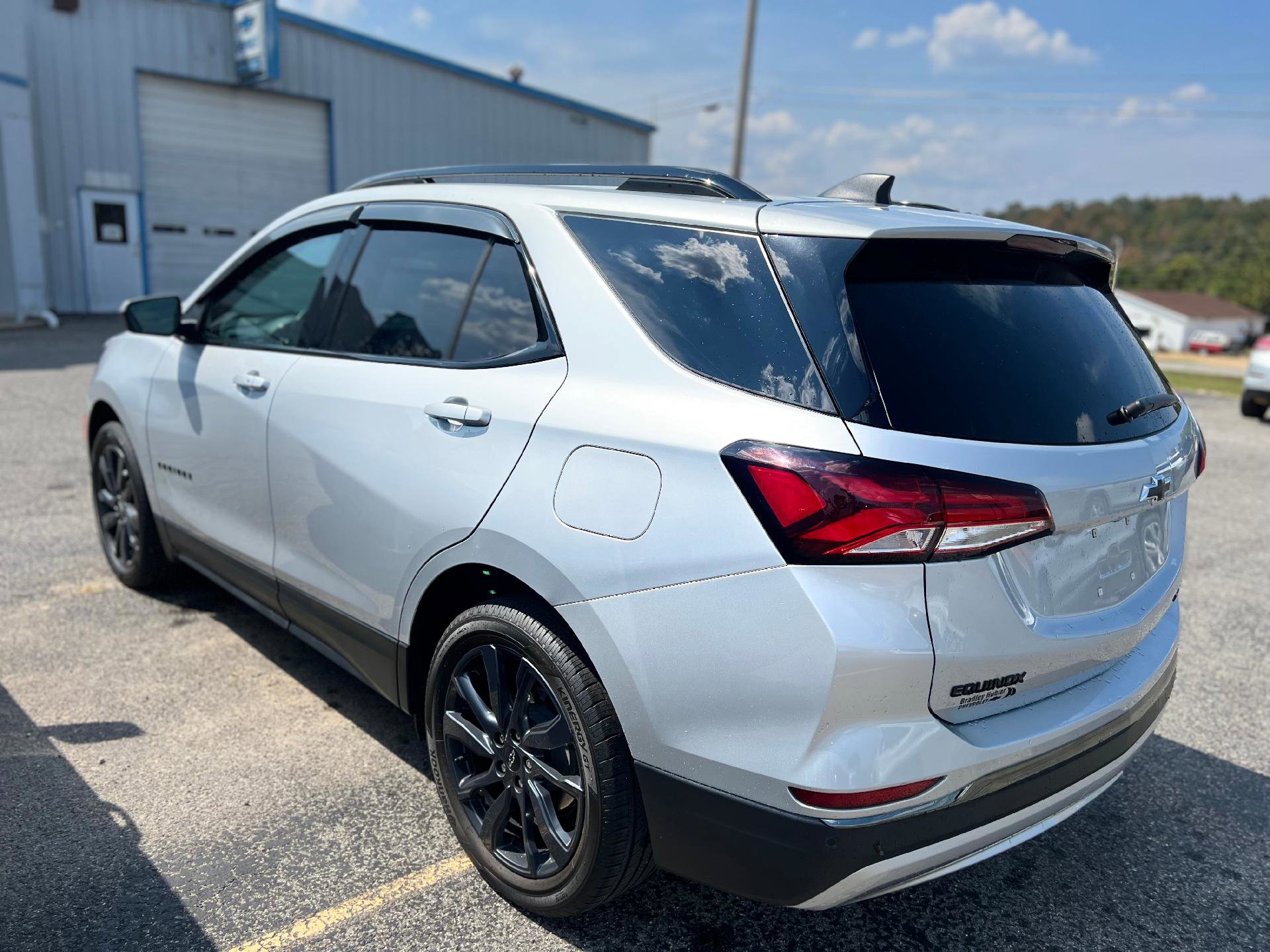 Used 2022 Chevrolet Equinox RS image 5
