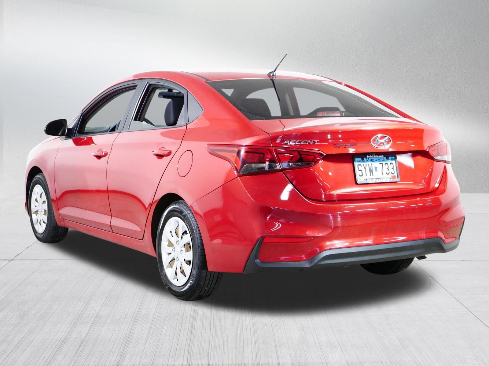 Used 2022 Hyundai Accent SE FWD image 5