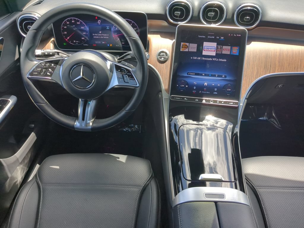 Used 2025 Mercedes-Benz GLC 300 image 13