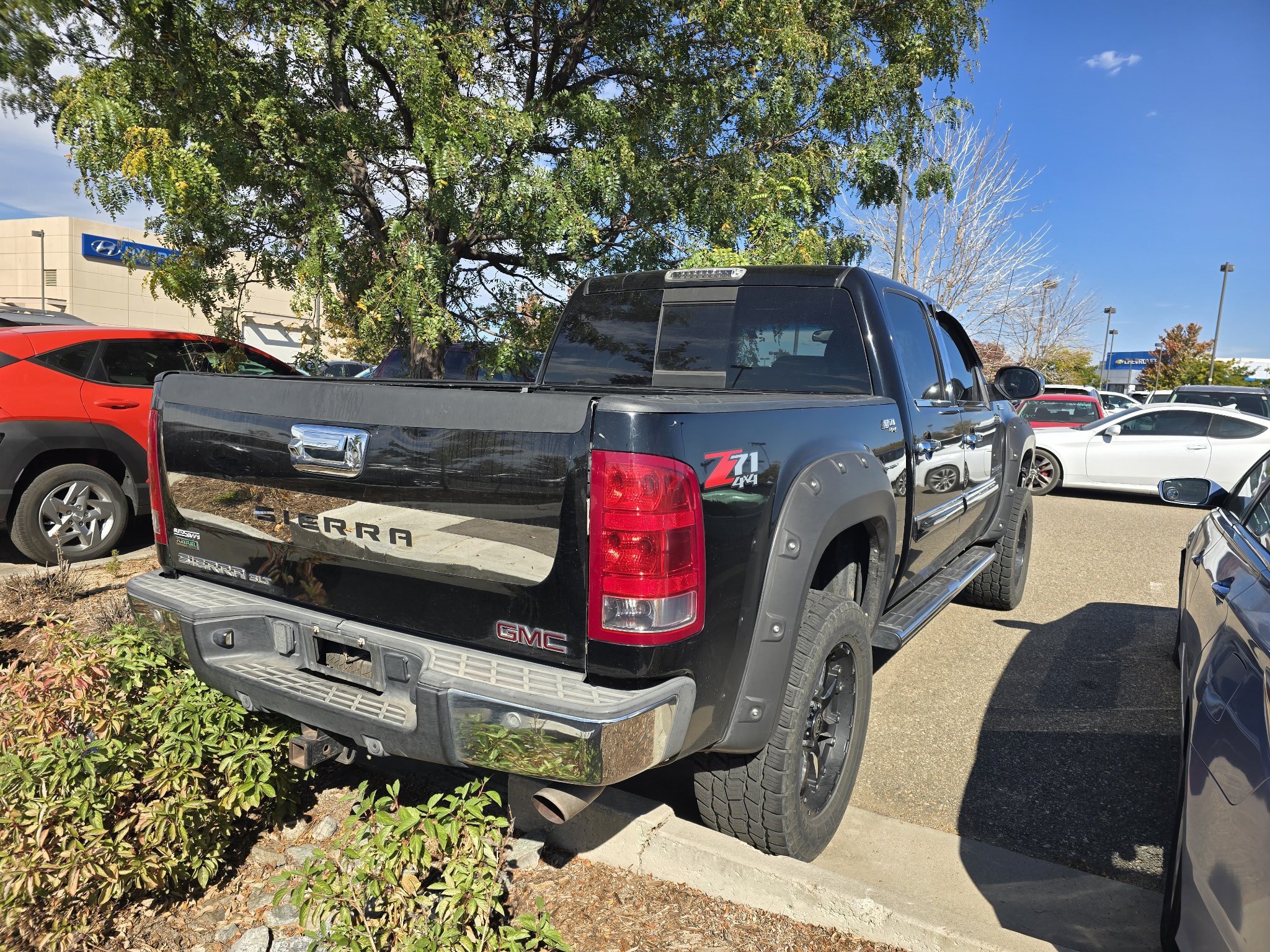 Used 2012 GMC Sierra 1500 SLT w/ All-Terrain Package AWD/4WD image 6