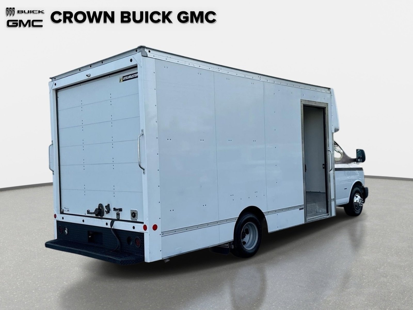 Used 2021 Chevrolet Express 3500 w/ Power Convenience Package RWD image 23