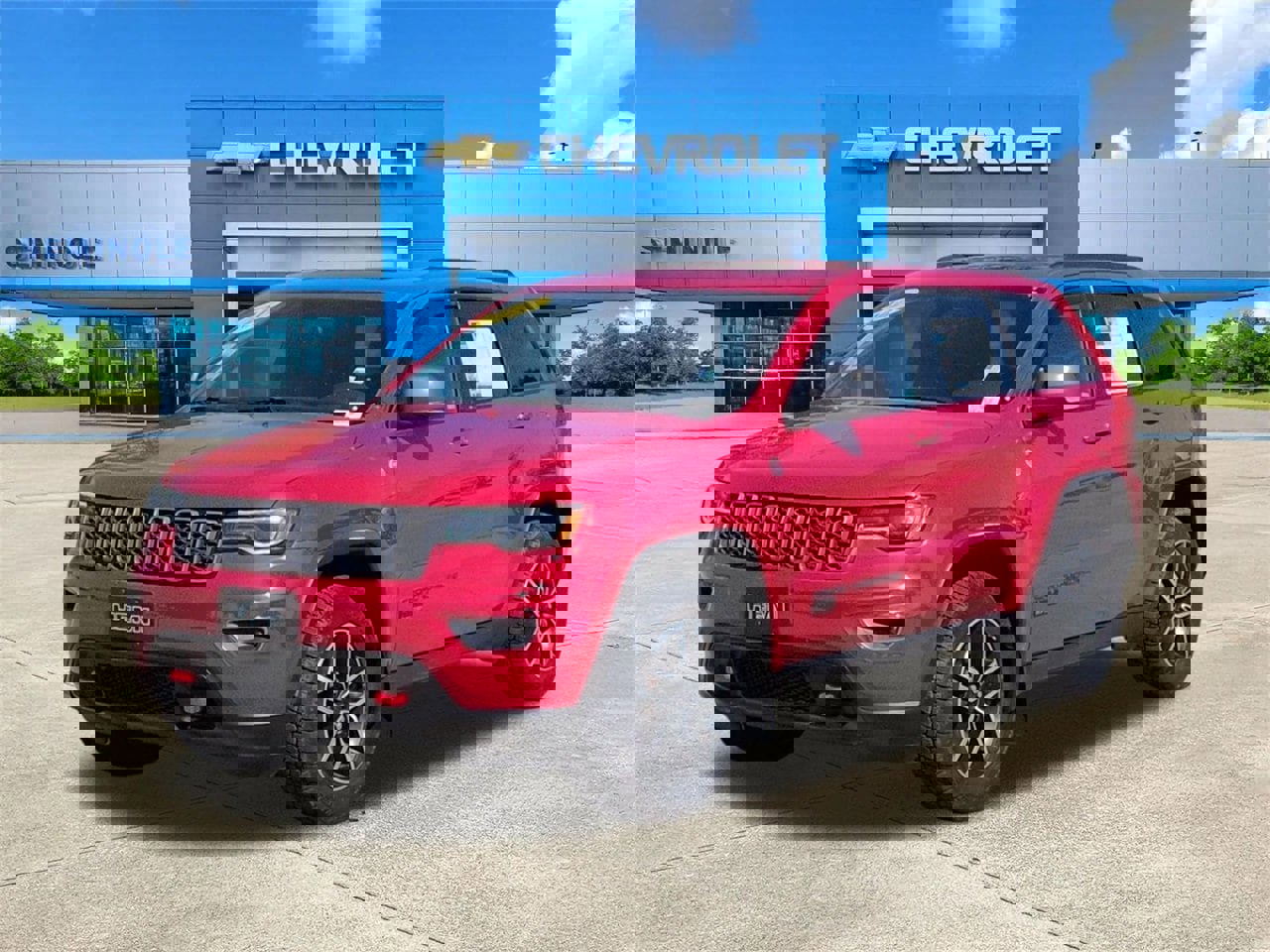 Used 2021 Jeep Grand Cherokee Trailhawk w/ Premium Lighting Group image 2