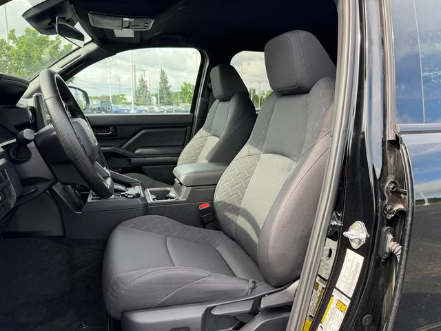 Certified 2025 Toyota Tacoma SR5 AWD/4WD image 13