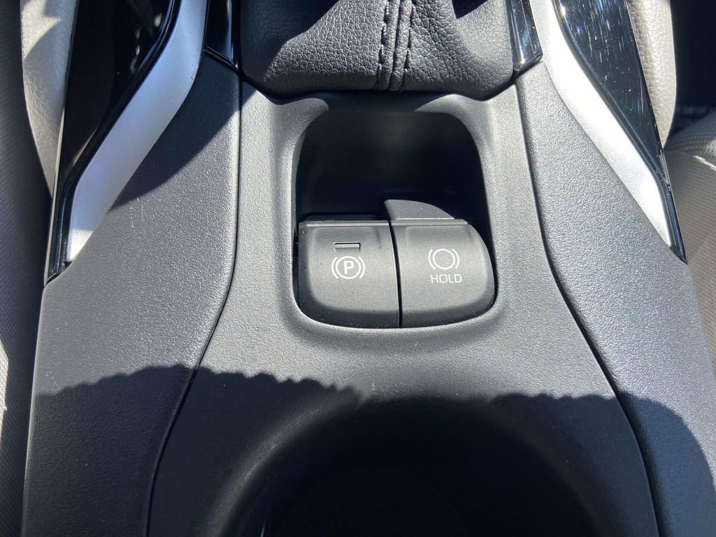 Used 2024 Toyota Corolla Cross L FWD image 25