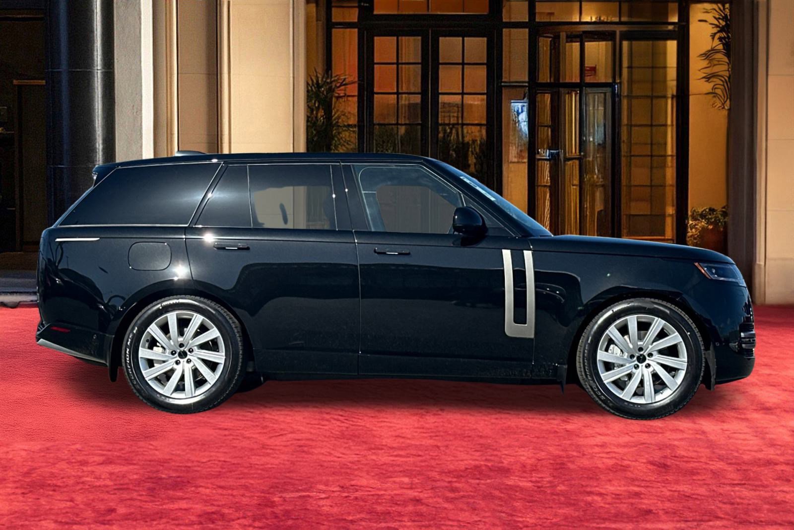 New 2026 Land Rover Range Rover SE image 9