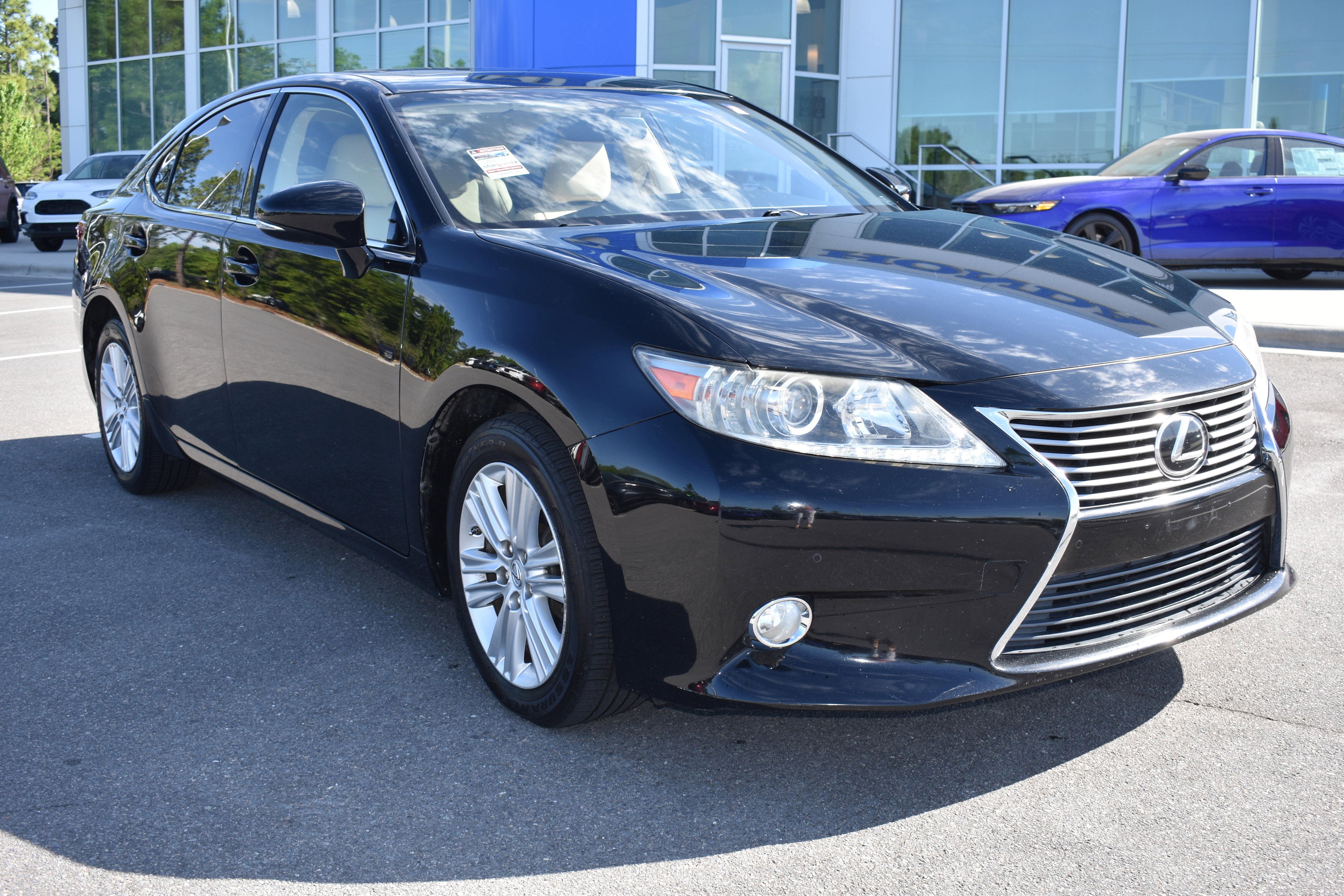 Used 2013 Lexus ES 350 w/ Premium Pkg image 3