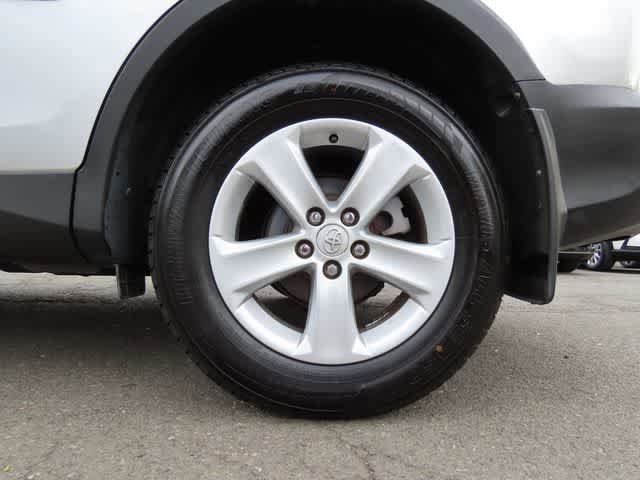 Used 2013 Toyota RAV4 XLE AWD/4WD image 9