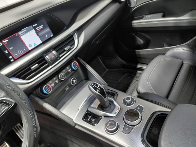 Used 2024 Alfa Romeo Stelvio Veloce image 37