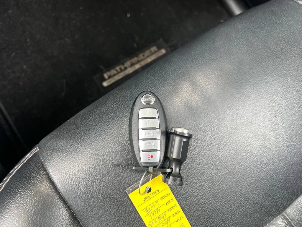 Used 2018 Nissan Pathfinder SL w/ Midnight Edition Package AWD/4WD image 32