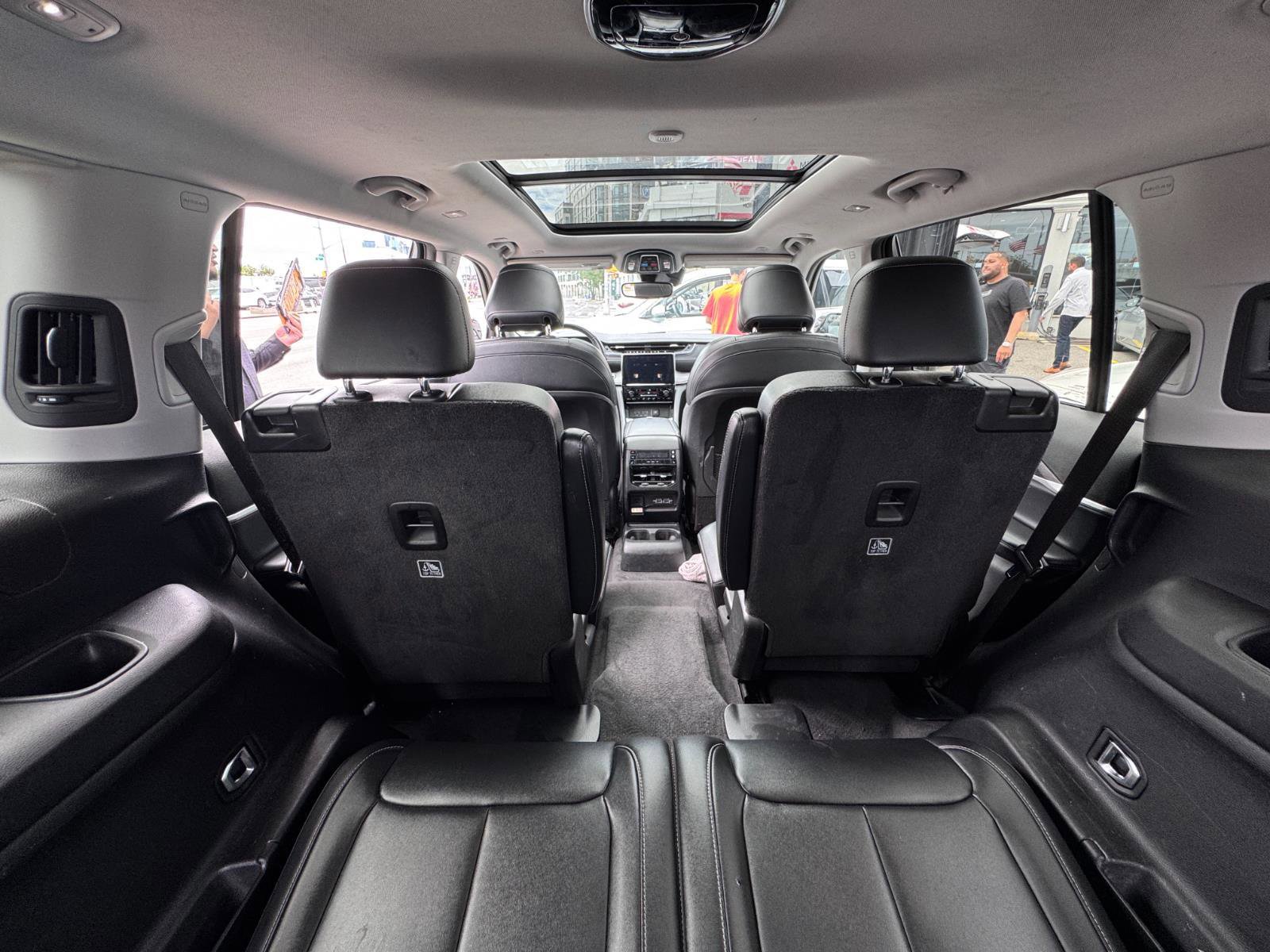 Used 2022 Jeep Grand Cherokee L Limited image 9