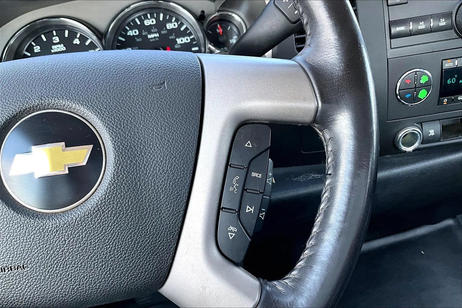 Used 2010 Chevrolet Silverado 2500 LT w/ Interior Plus Package AWD/4WD image 11
