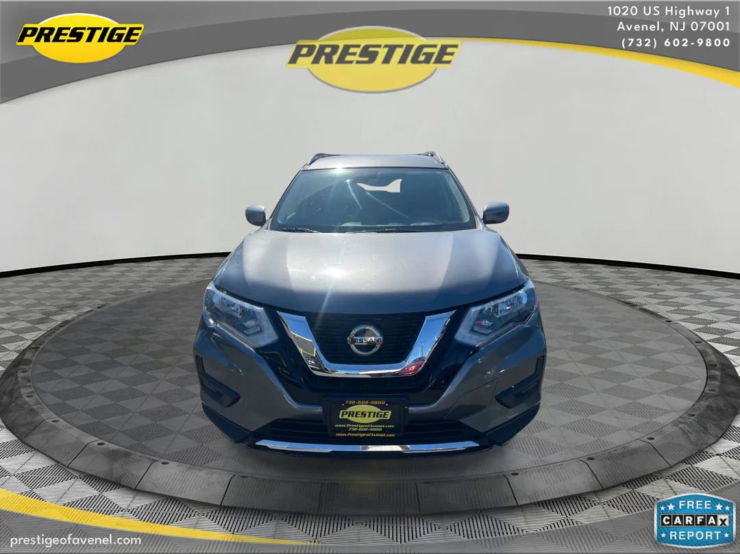 Used 2019 Nissan Rogue SV image 2