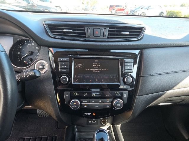 Used 2019 Nissan Rogue SV image 17