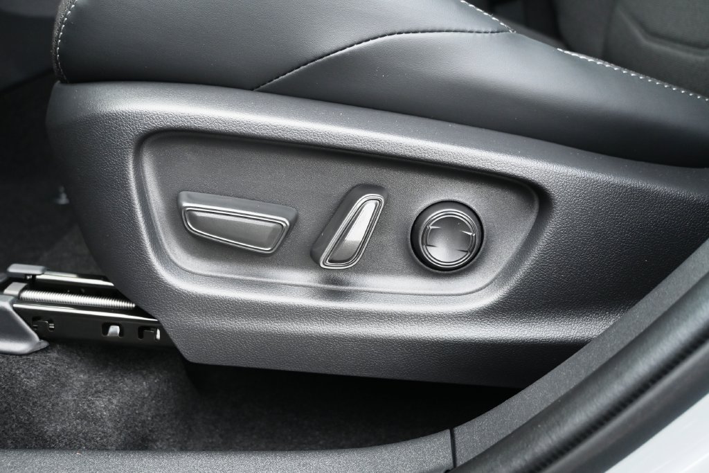 New 2026 Toyota C-HR AWD/4WD image 12