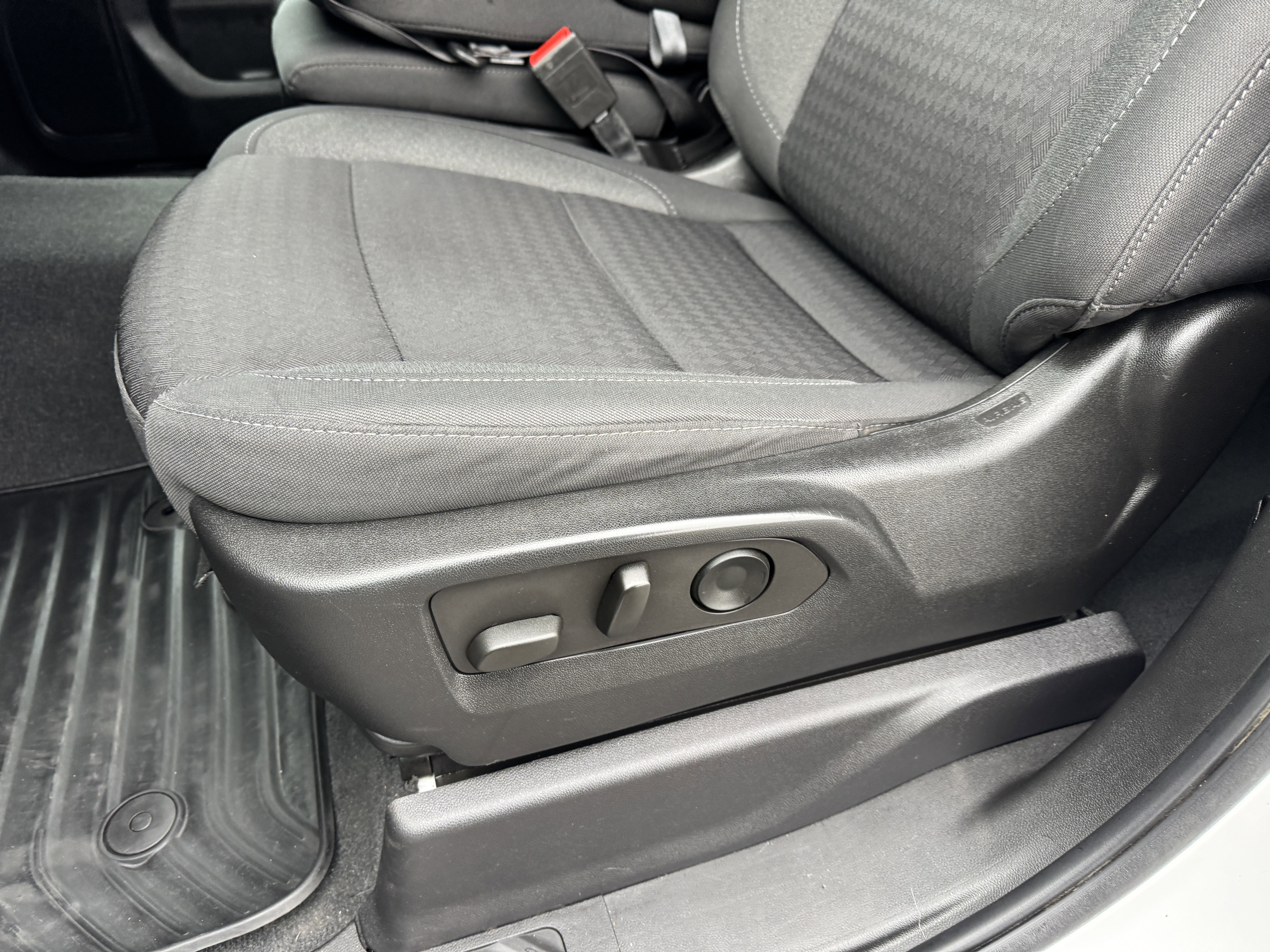 Certified 2022 Chevrolet Silverado 1500 Custom image 14