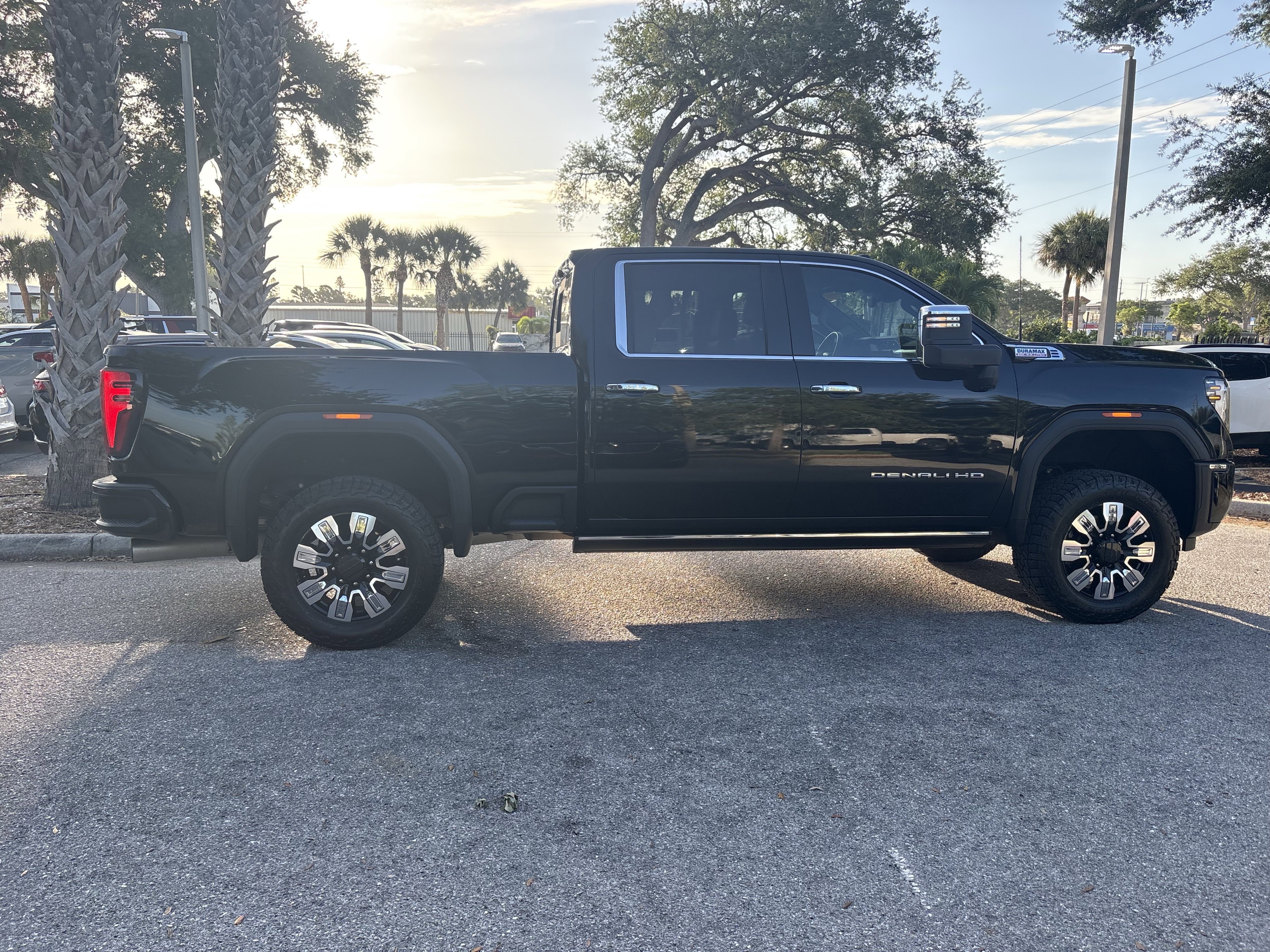 Used 2024 GMC Sierra 2500 Denali w/ Denali Reserve Package AWD/4WD image 5