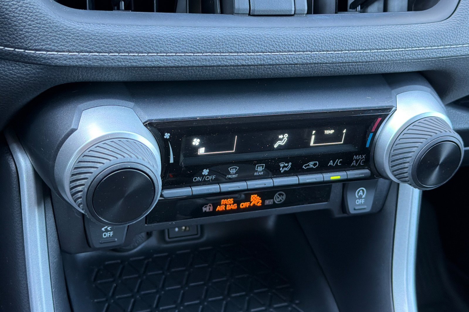 Certified 2025 Toyota RAV4 LE FWD image 19