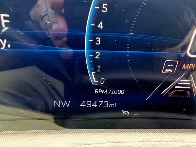 Used 2024 Cadillac XT4 Luxury w/ Cold Weather Package FWD image 14