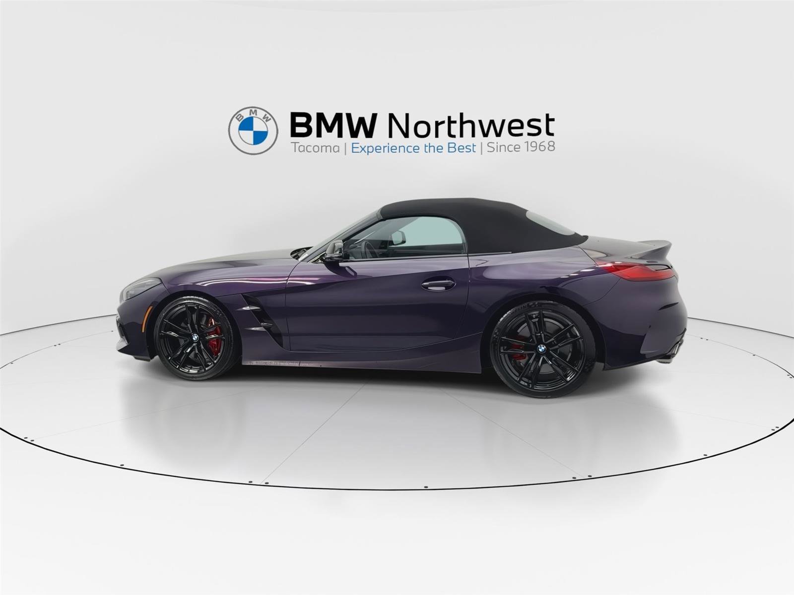 Used 2024 BMW Z4 M40i w/ Premium Package image 11