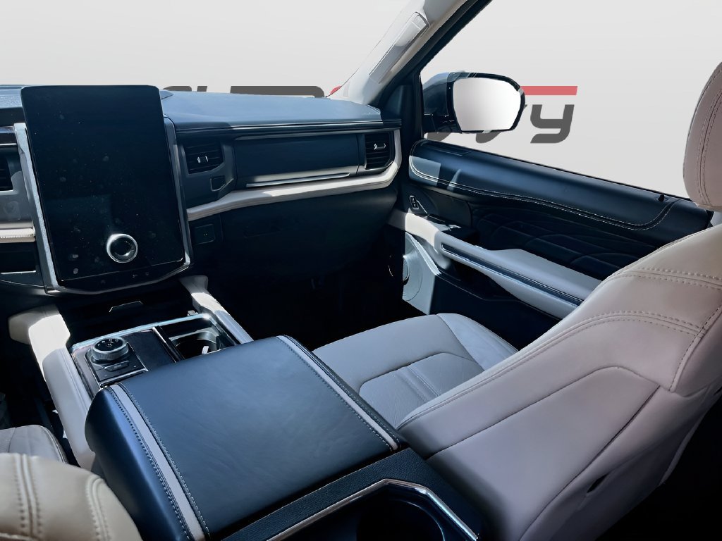 Used 2024 Ford Expedition Platinum RWD image 25
