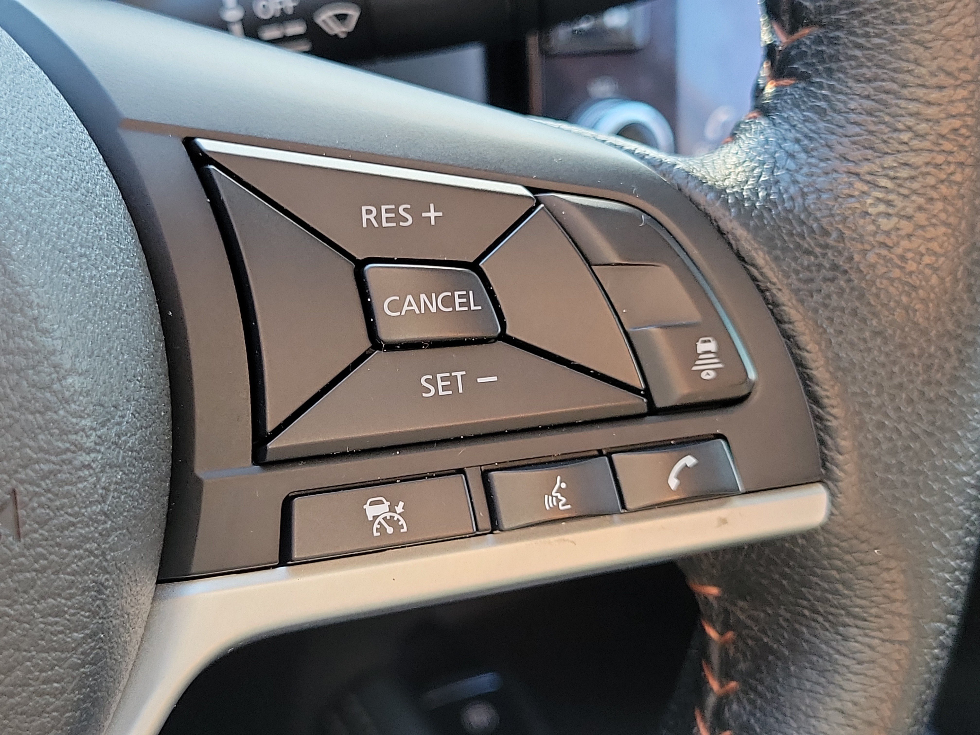 Used 2021 Nissan Kicks SR FWD image 27