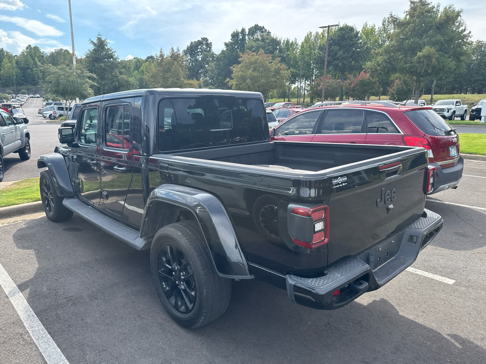 Used 2023 Jeep Gladiator Overland AWD/4WD image 3