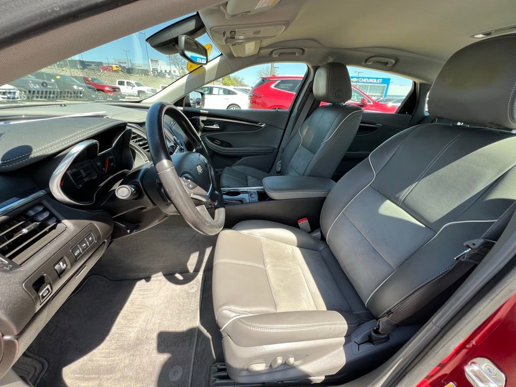 Used 2015 Chevrolet Impala LT w/ Convenience Package FWD image 18