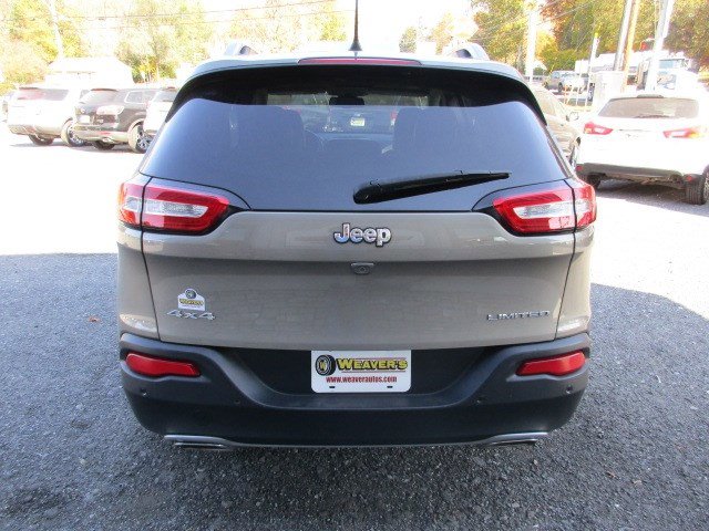 Used 2016 Jeep Cherokee Limited w/ Luxury Group AWD/4WD image 7