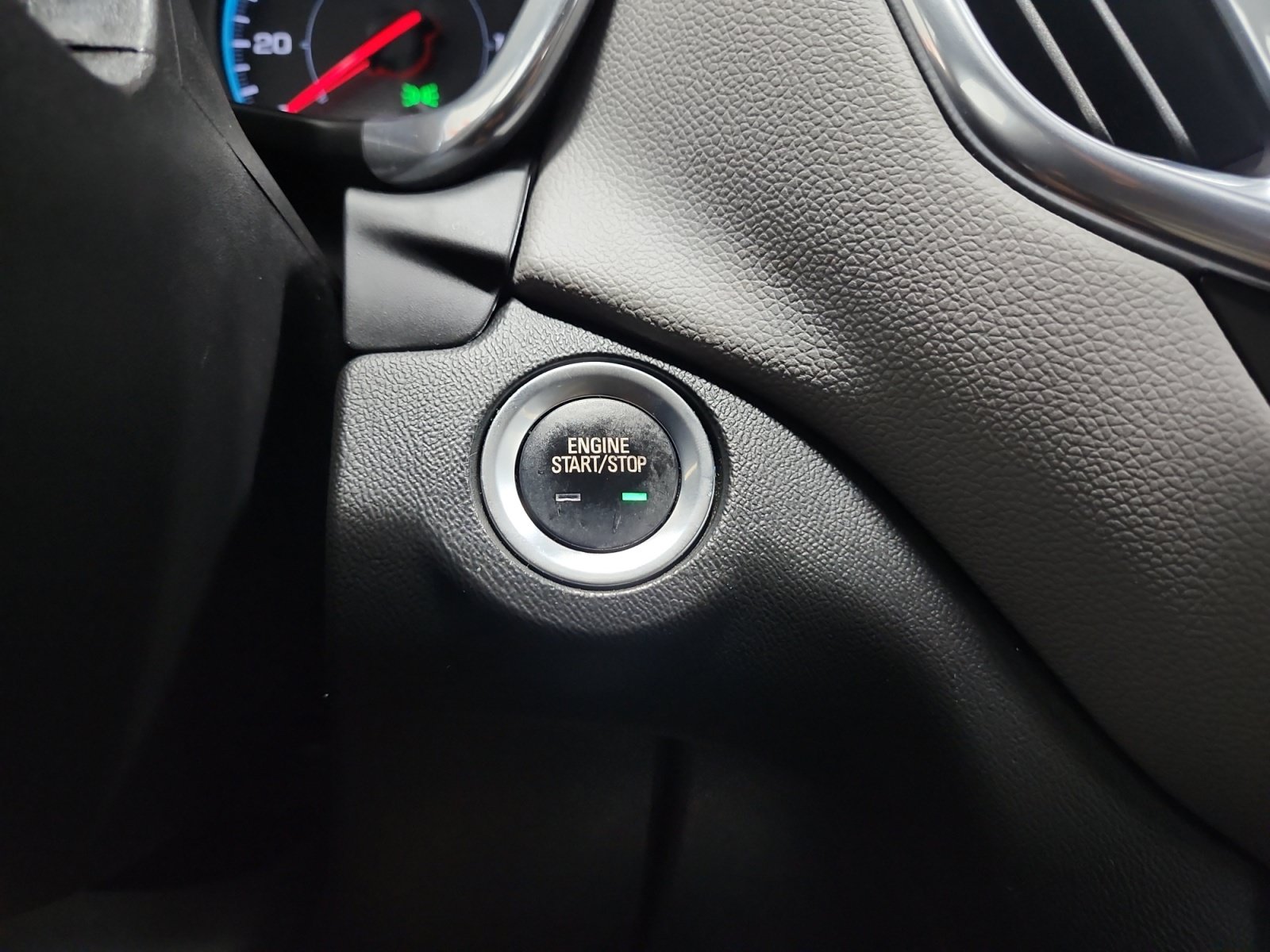 Used 2021 Chevrolet Equinox LS AWD/4WD image 18