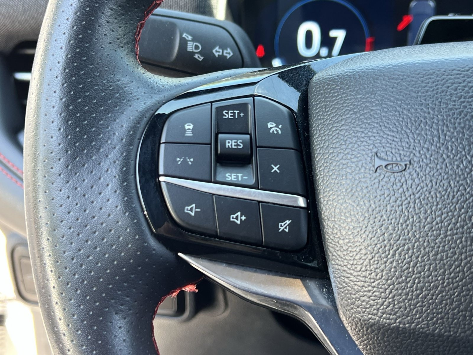 Used 2025 Ford Explorer ST-Line AWD/4WD image 38