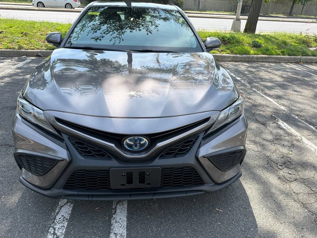 Used 2024 Toyota Camry SE FWD image 2