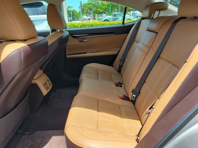 Used 2016 Lexus ES 350 w/ Luxury Package w/Wood Trim FWD image 8