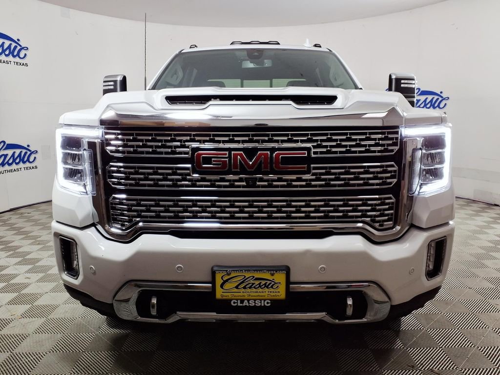Used 2022 GMC Sierra 3500 Denali AWD/4WD image 3