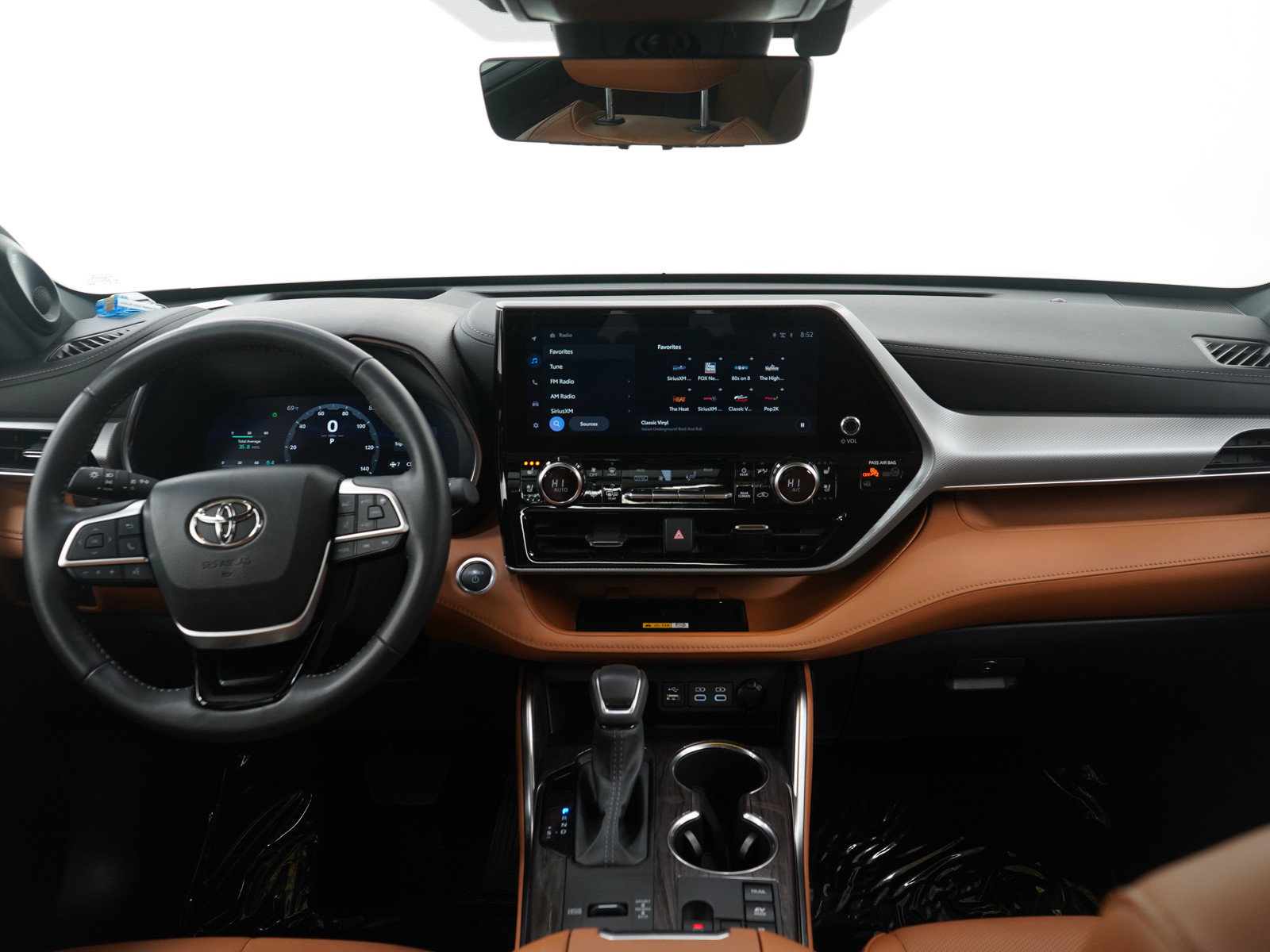 Used 2025 Toyota Highlander Platinum image 15