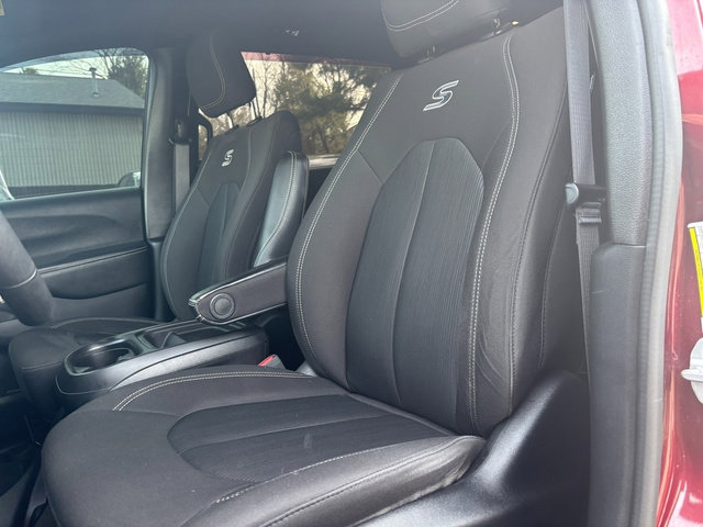 Used 2020 Chrysler Pacifica Touring w/ Advanced Safetytec Group image 12