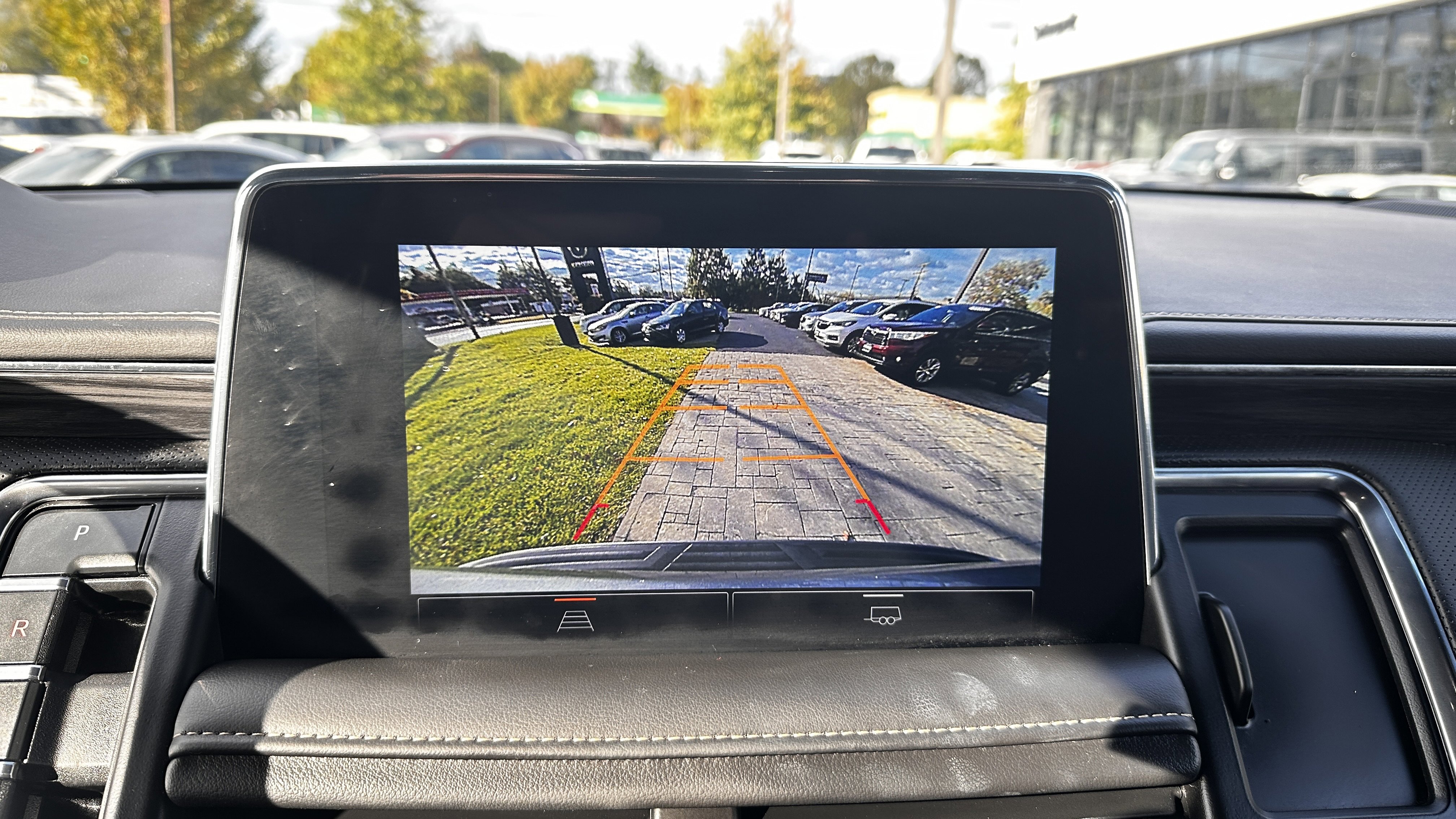 Used 2022 GMC Yukon SLT image 3