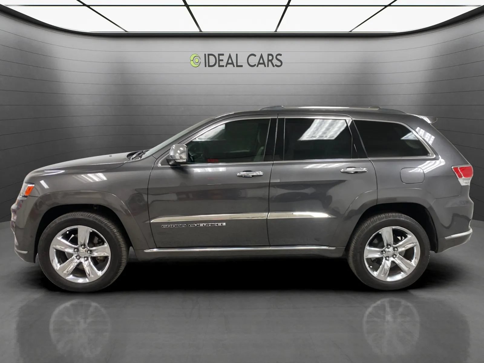 Used 2017 Jeep Grand Cherokee Summit AWD/4WD image 8