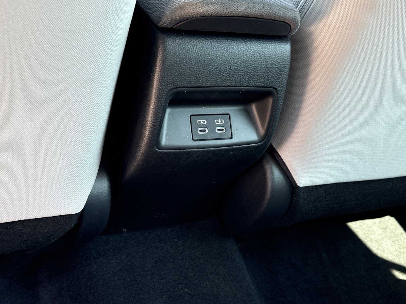 Used 2024 Toyota Corolla LE w/ LE Convenience Package image 11