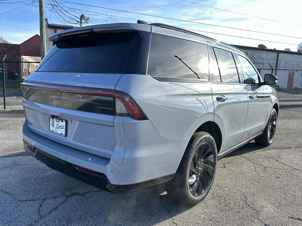 New 2025 Lincoln Navigator Reserve w/ Jet Appearance Package image 7