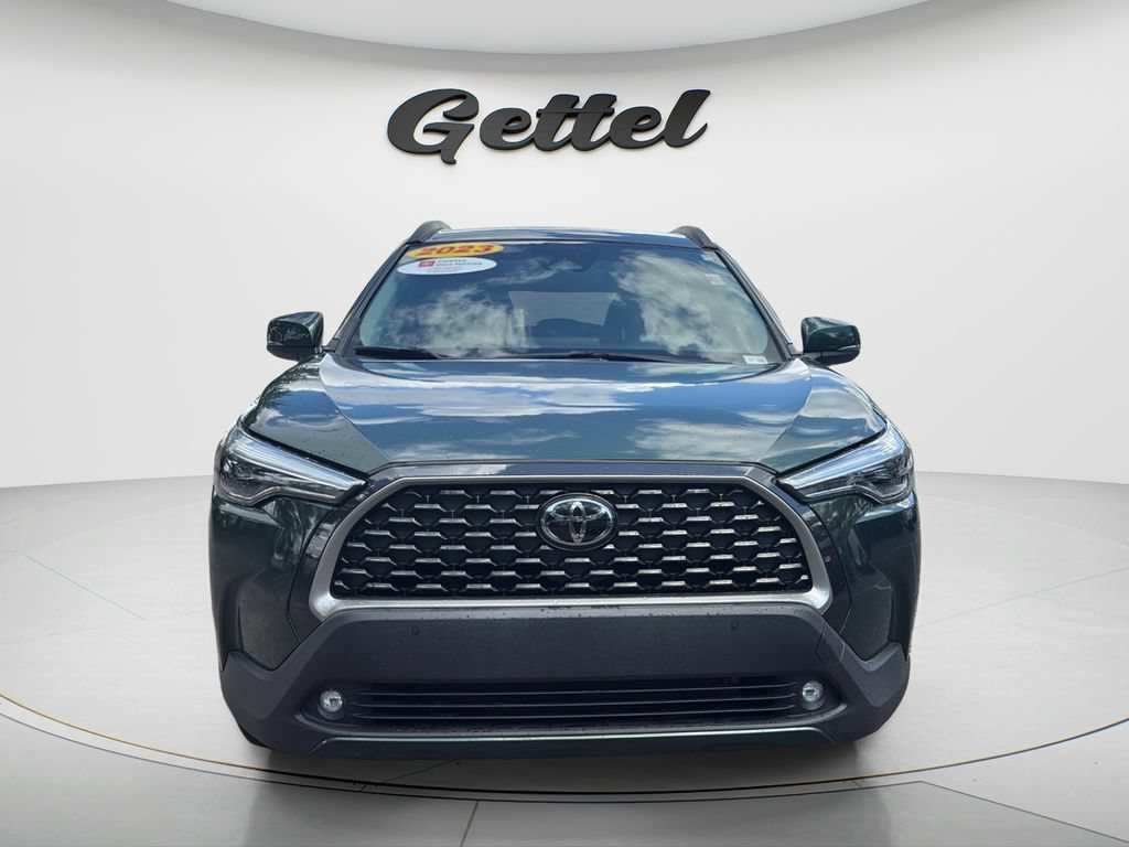 Used 2023 Toyota Corolla Cross XLE FWD image 2