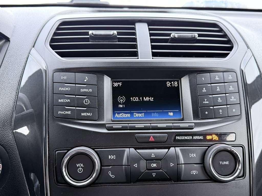 Used 2018 Ford Explorer XLT image 16