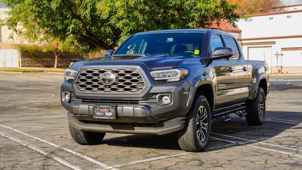 Used 2022 Toyota Tacoma image 2