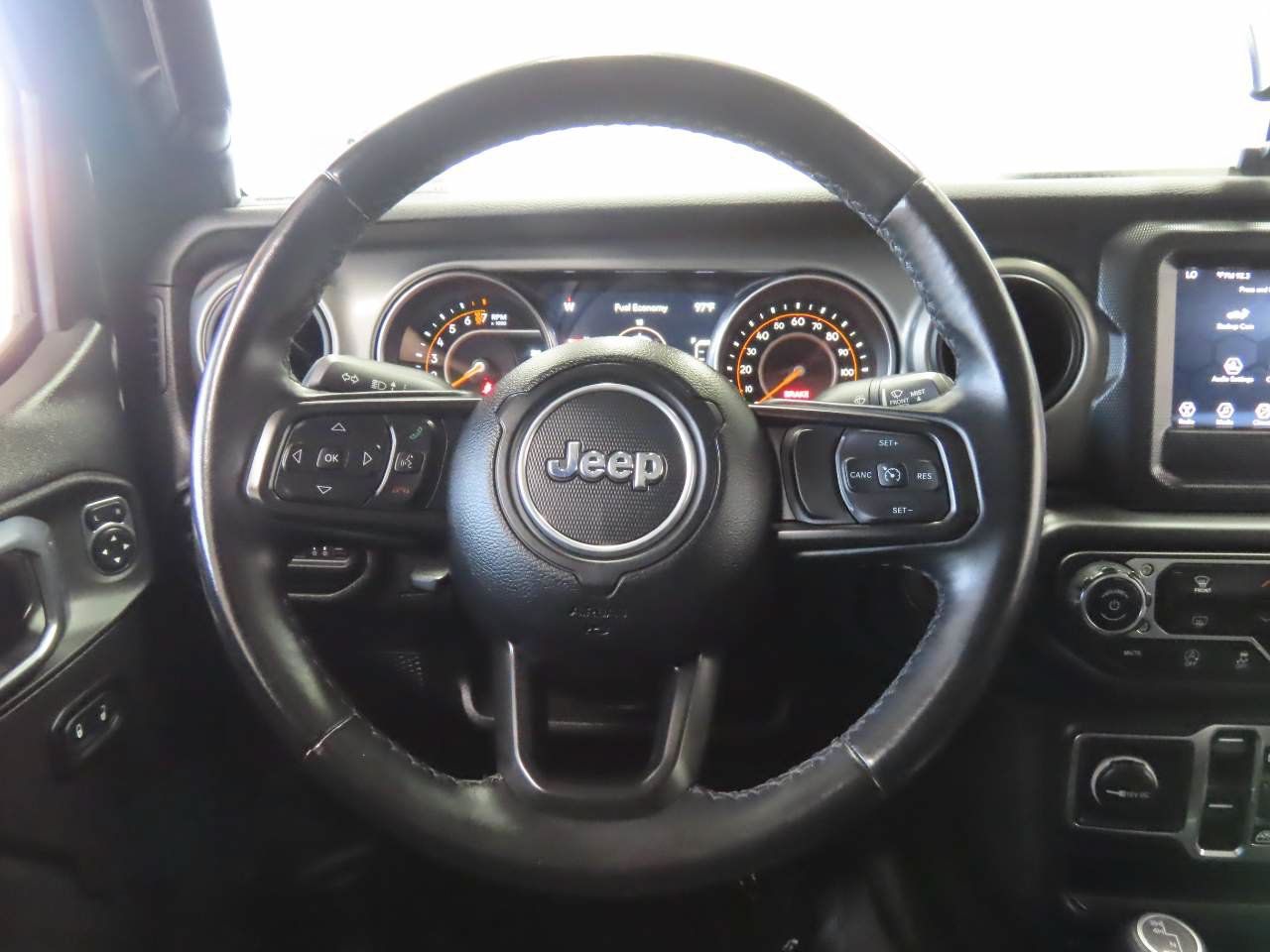Used 2021 Jeep Gladiator Sport AWD/4WD image 10