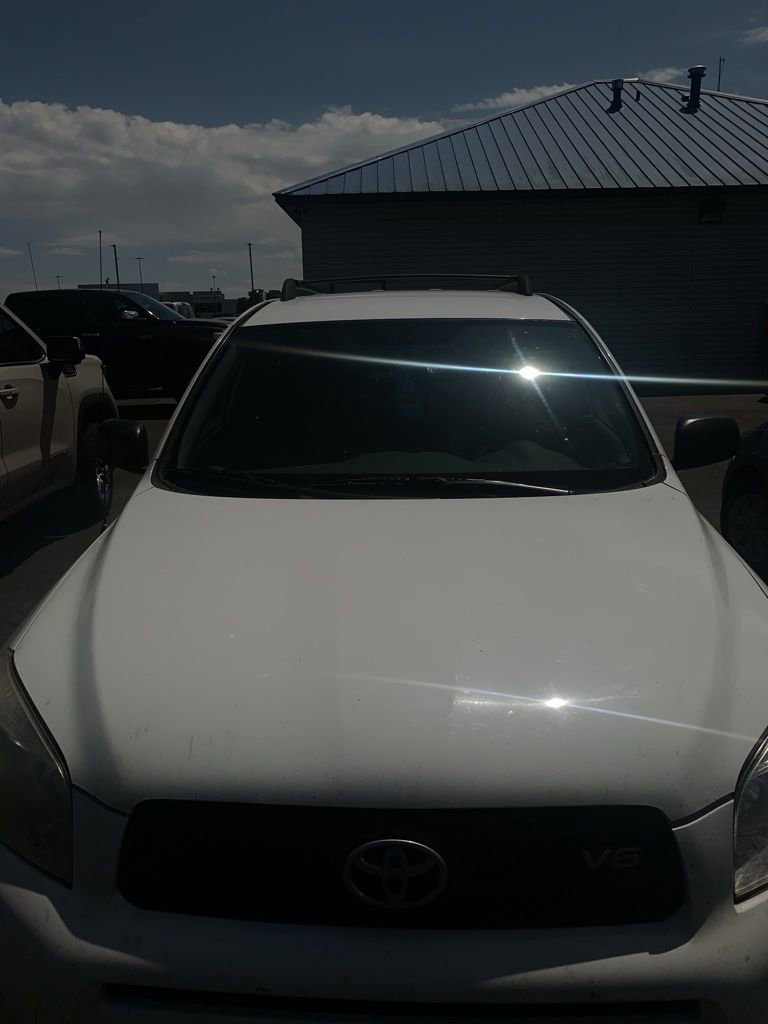 Used 2008 Toyota RAV4 4WD V6 image 4