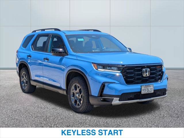 Certified 2025 Honda Pilot TrailSport image 4