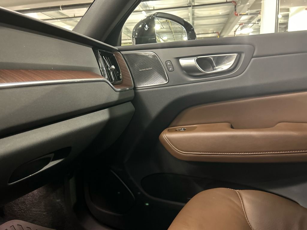 Certified 2023 Volvo XC60 T8 Plus w/ Climate Package image 20