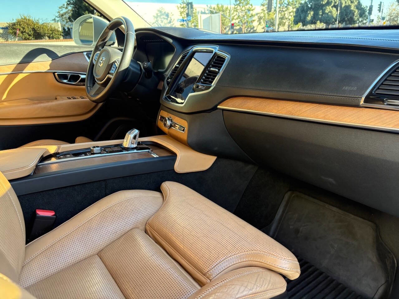 Used 2016 Volvo XC90 T8 Inscription image 23