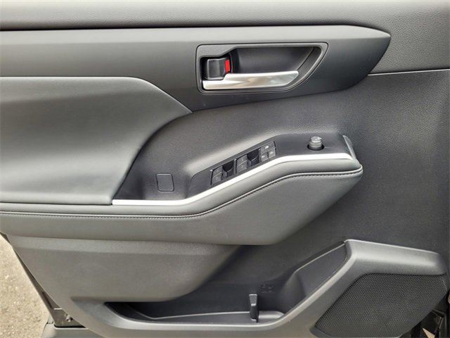 New 2026 Toyota Highlander XSE image 10